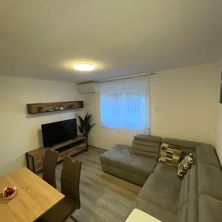 Apartma Dzana Lägenhet *